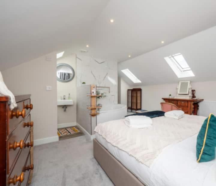 Norfolk Cottage Spas - Stone Cottage room 2